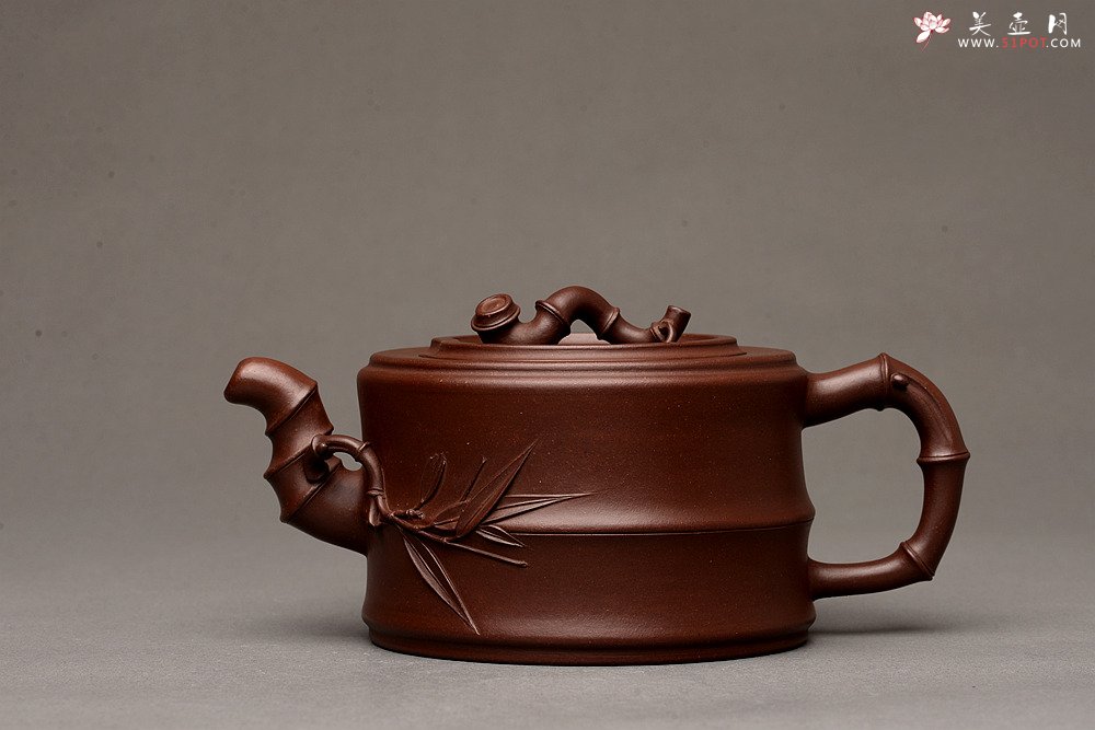 紫砂壶图片：顾正芳新作 苍劲有力 厚重大方  全手竹段 经典 陈腐老紫泥 - 宜兴紫砂壶网