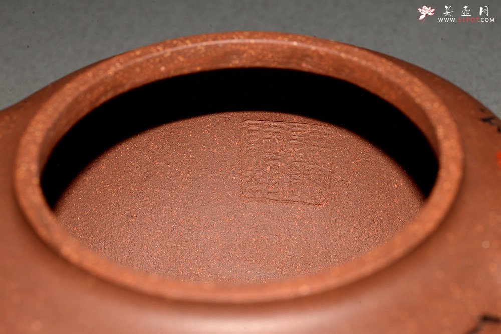 紫砂壶图片：老辣双刀 行云流水 优质紫泥调砂 全手宝珠 饱满直流 - 宜兴紫砂壶网