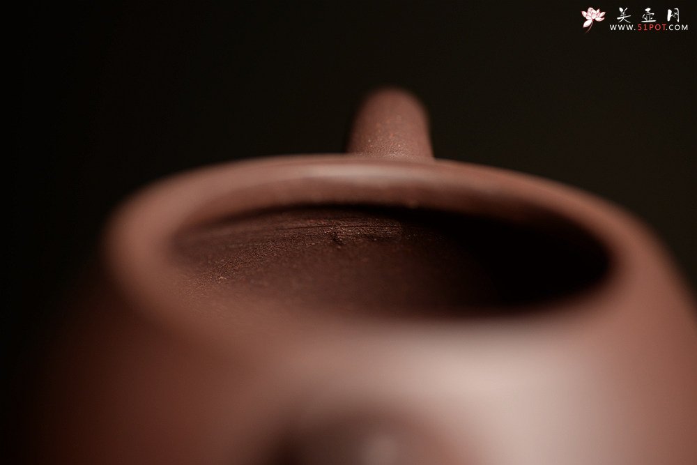 紫砂壶图片：娇小可人 老紫泥 传统经典  全手小文旦 - 宜兴紫砂壶网