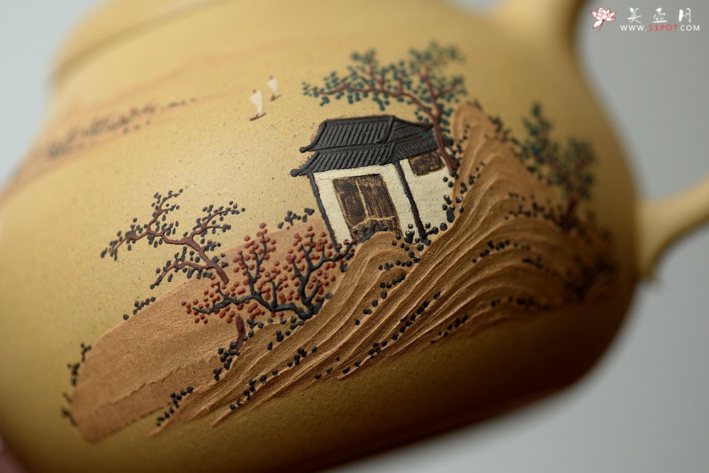 紫砂壶图片：顾小英全手作品  饱满厚润 型丰留意 泥绘装饰 匏瓜 - 宜兴紫砂壶网