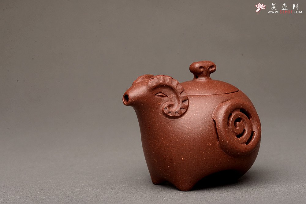 紫砂壶图片：美壶特惠之吉羊 喜气洋洋 有趣实用  - 宜兴紫砂壶网