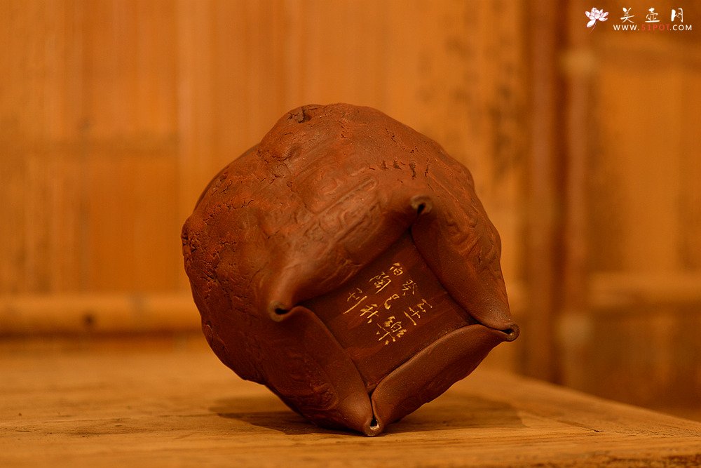 紫砂壶图片：全手文房雅玩之鼎 造型古拙  - 宜兴紫砂壶网
