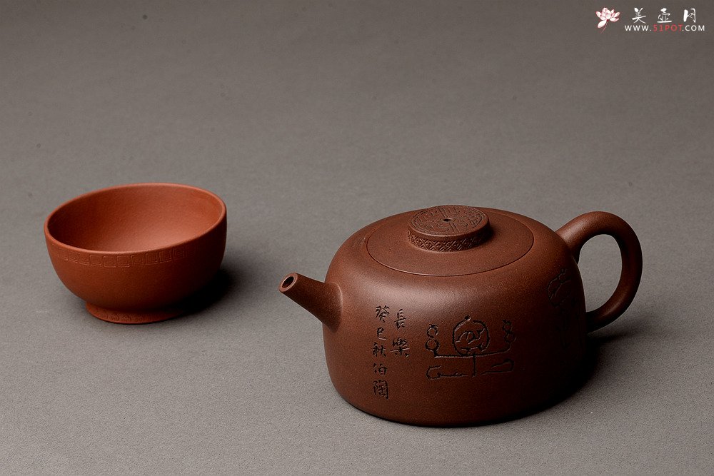 紫砂壶图片：寓意吉祥 稳重典雅 精工全手四灵井栏 - 宜兴紫砂壶网