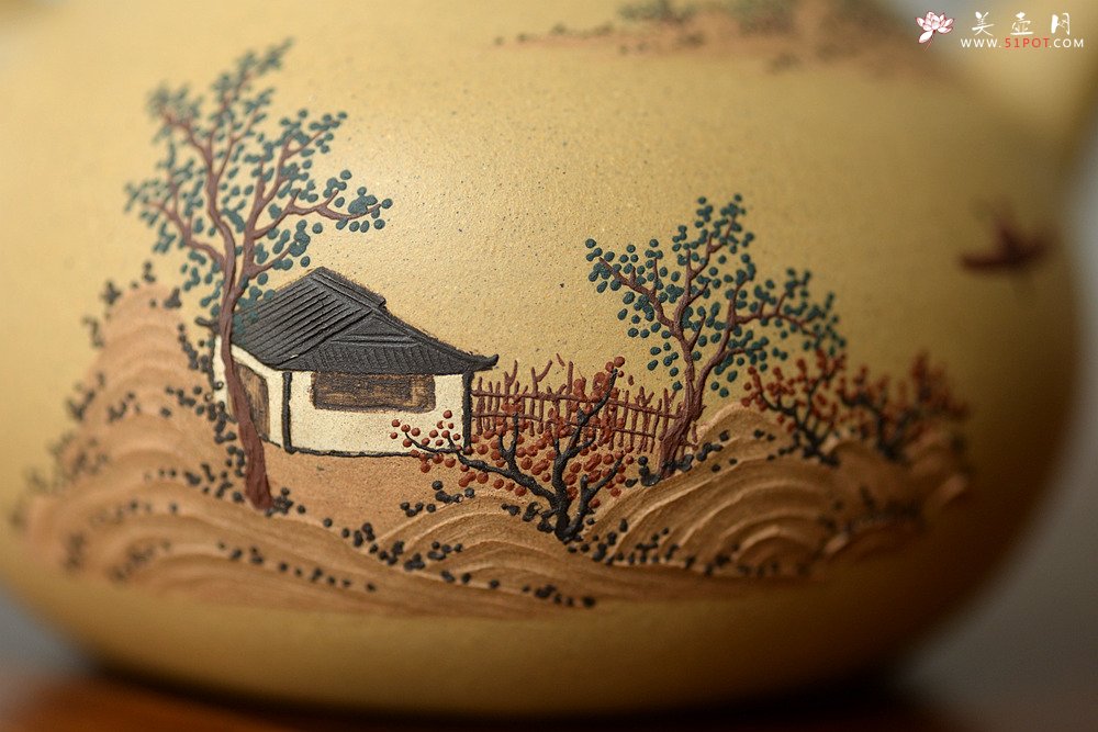 紫砂壶图片：顾小英全手作品  饱满厚润 型丰留意 泥绘装饰 匏瓜 - 宜兴紫砂壶网