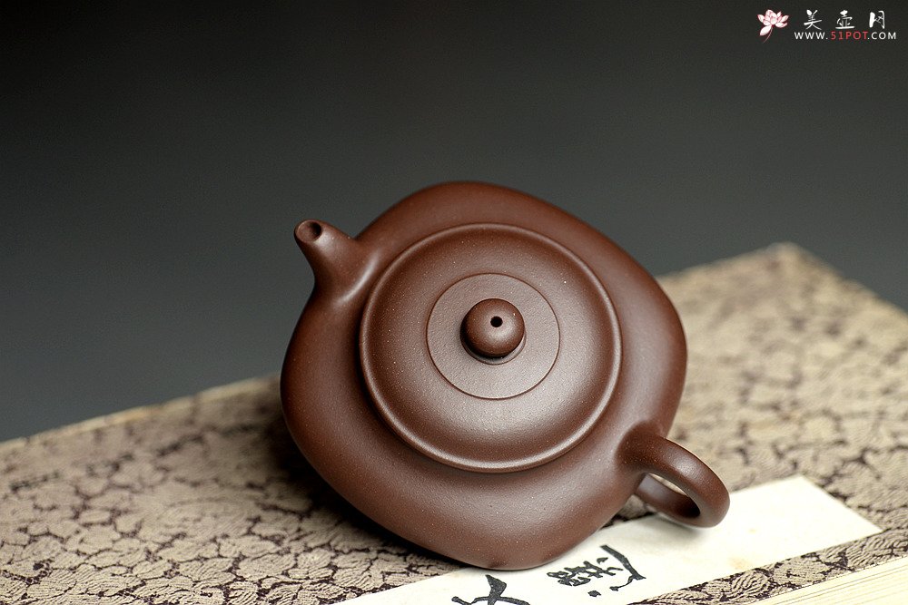 紫砂壶图片：美壶特惠 线条流畅 方圆之美 实用佳品 四方虚扁 - 宜兴紫砂壶网