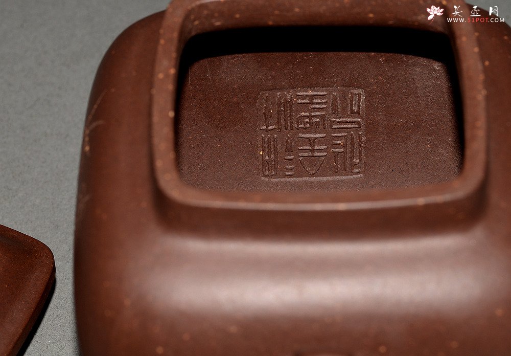 紫砂壶图片：许国良风雅装饰 实力许浒 浑厚高俊 精品代表作 全手鸣远四方 - 宜兴紫砂壶网