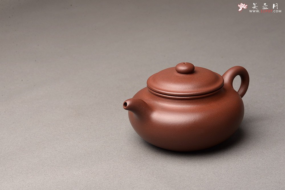 紫砂壶图片：徐正涛乙未年初冬全手作品  清秀俊雅 上等紫泥 仿古 - 宜兴紫砂壶网