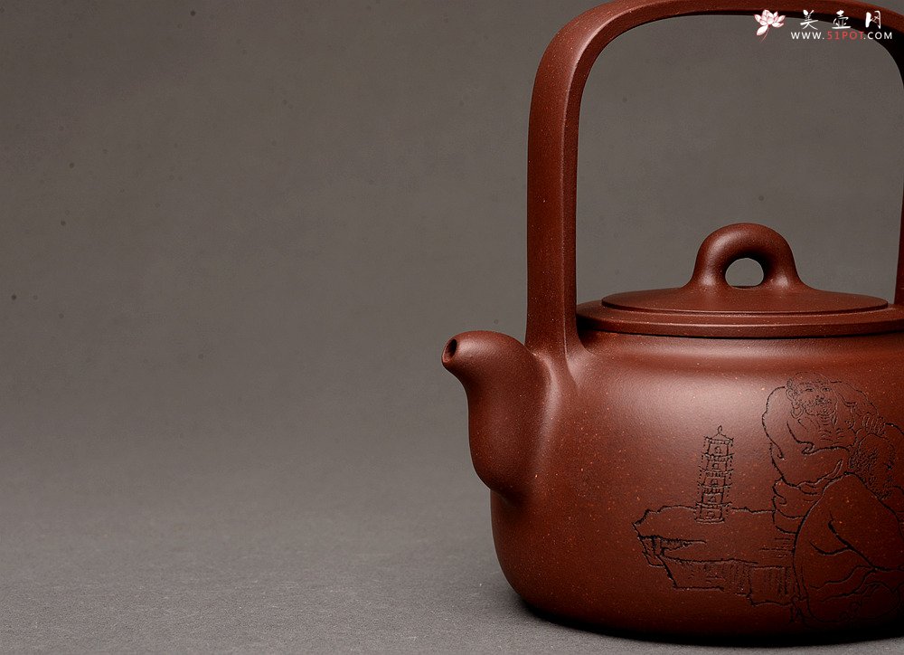 紫砂壶图片：钱建荷全手新作 环玉提梁 做工精致 浑厚大气 国助袁德波装饰  - 宜兴紫砂壶网