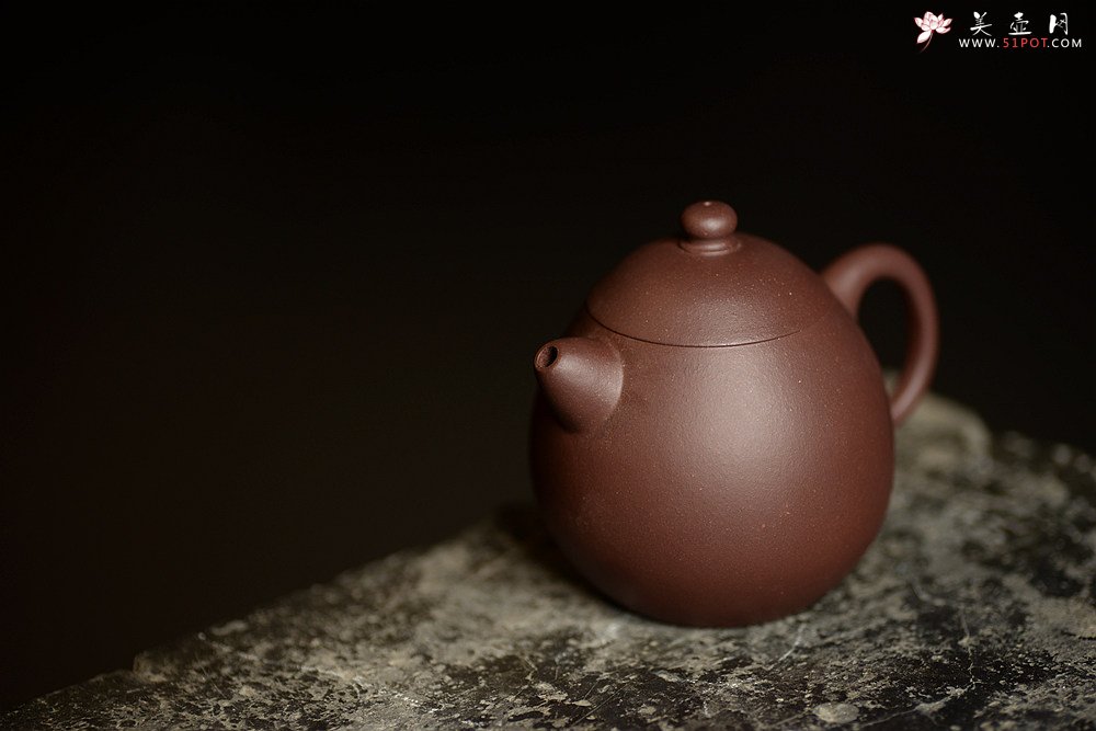 紫砂壶图片：娇小可人 老紫泥 传统经典  全手小文旦 - 宜兴紫砂壶网