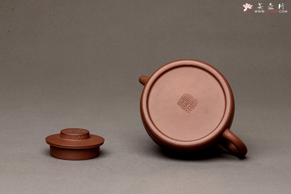 紫砂壶图片：寓意吉祥 稳重典雅 精工全手四灵井栏 - 宜兴紫砂壶网