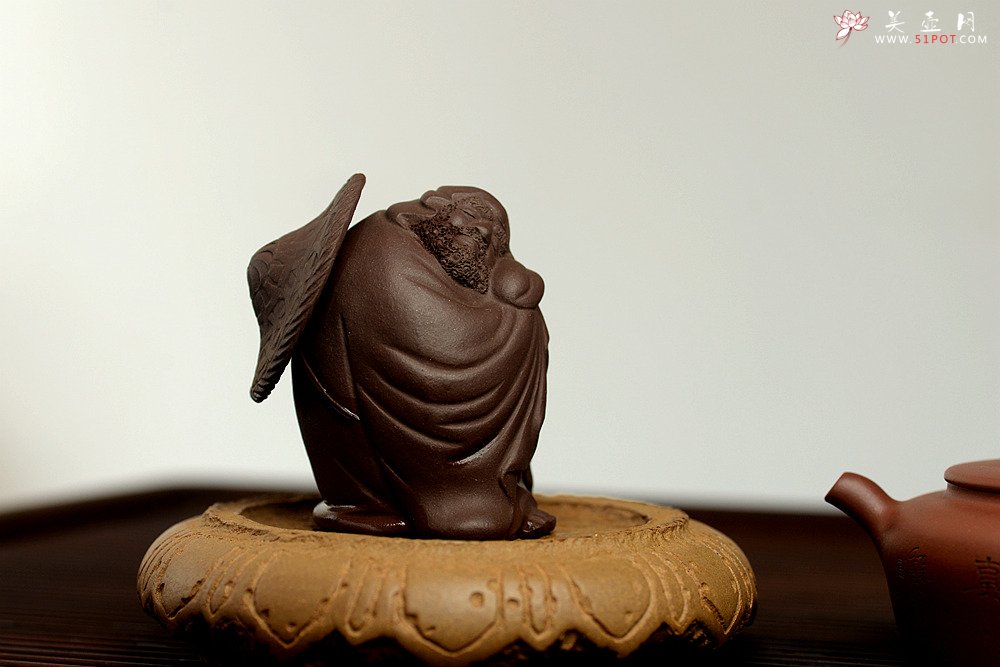 紫砂壶图片：养心达摩 神态生动 做工精致  - 宜兴紫砂壶网