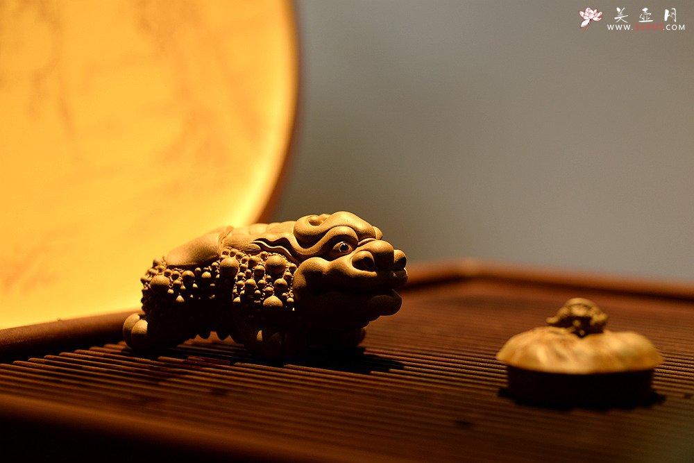紫砂壶图片：优质段泥 做工精致 镇宅茶宠 - 宜兴紫砂壶网