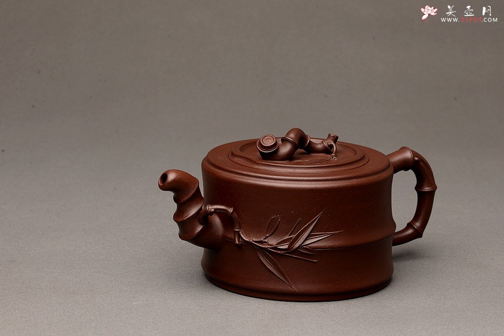 紫砂壶图片：顾正芳新作 苍劲有力 厚重大方  全手竹段 经典 陈腐老紫泥 - 宜兴紫砂壶网