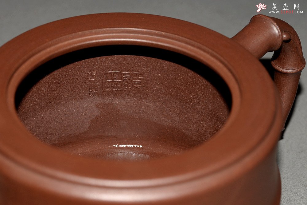 紫砂壶图片：顾正芳新作 苍劲有力 厚重大方  全手竹段 经典 陈腐老紫泥 - 宜兴紫砂壶网