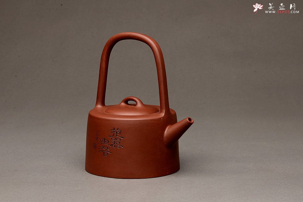 紫砂壶图片：陆逸舟精心装饰 素雅之作 挺拔俊秀 全手曼生提梁  - 宜兴紫砂壶网