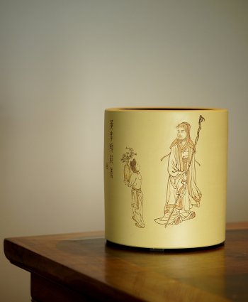 紫砂壶图片：张听刚笔筒 高士赏菊图 以刀代笔 行云流水 老辣精炼 - 宜兴紫砂壶网