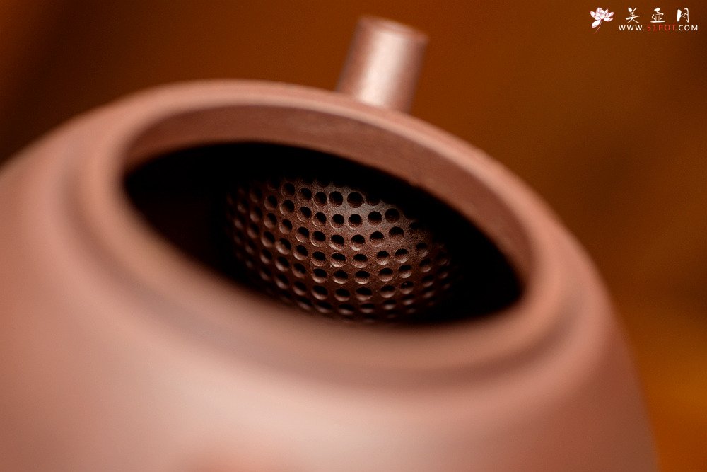 紫砂壶图片：美壶特惠 谭华斌近作 小龙蛋 钢管直流~球孔 古拙有味 - 宜兴紫砂壶网