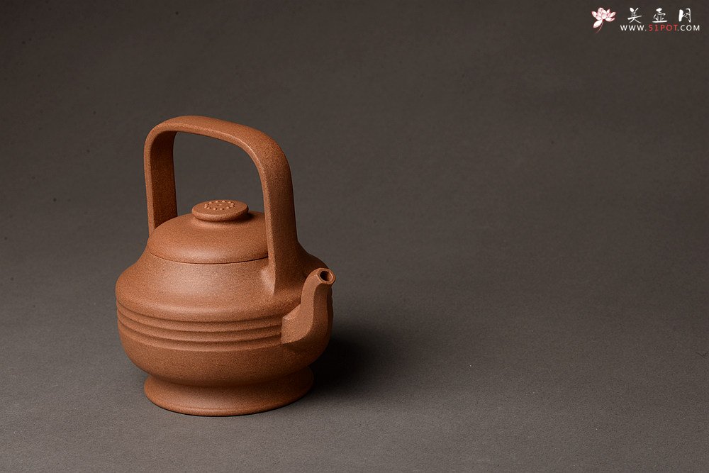 紫砂壶图片：钱建荷全手新作 书房茗器 博古提梁 做工精致 浑厚大气 - 宜兴紫砂壶网