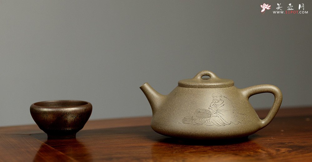 紫砂壶图片：优质青段全手子冶石瓢 骨肉均挺 文气佳品 国师和石装饰 - 宜兴紫砂壶网