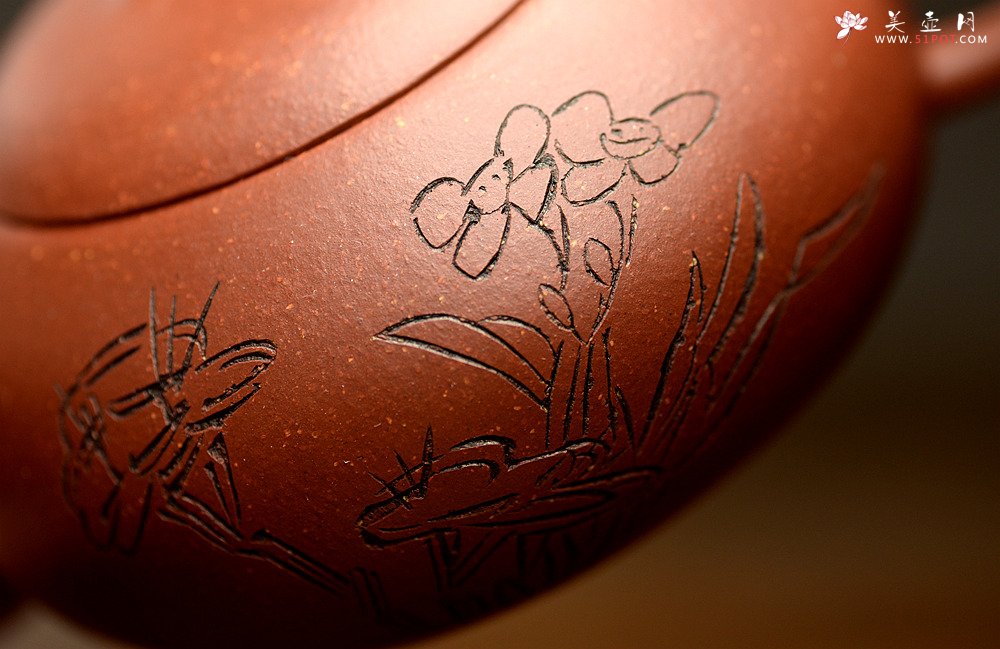 紫砂壶图片：美壶特惠 路达全手新品 温润可人 扁而不僵 全手扁腹 - 宜兴紫砂壶网