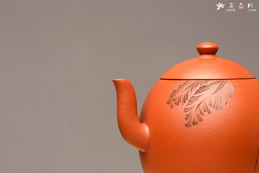 紫砂壶图片：徐亚春新品 优质朱泥 秀气可人 元静 游心堂主人装饰 - 宜兴紫砂壶网