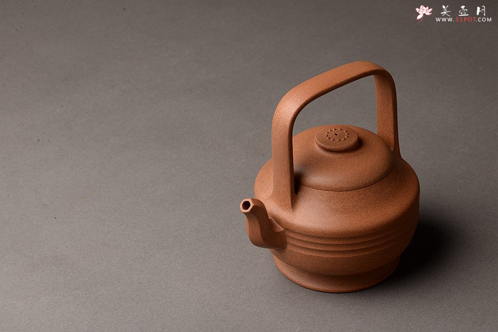 紫砂壶图片：钱建荷全手新作 书房茗器 博古提梁 做工精致 浑厚大气 - 宜兴紫砂壶网