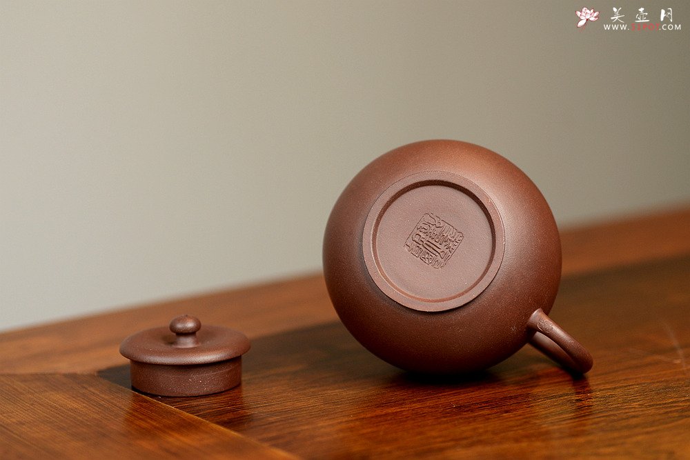 紫砂壶图片：美壶特惠 谭华斌近作 小龙蛋 钢管直流~球孔 古拙有味 - 宜兴紫砂壶网