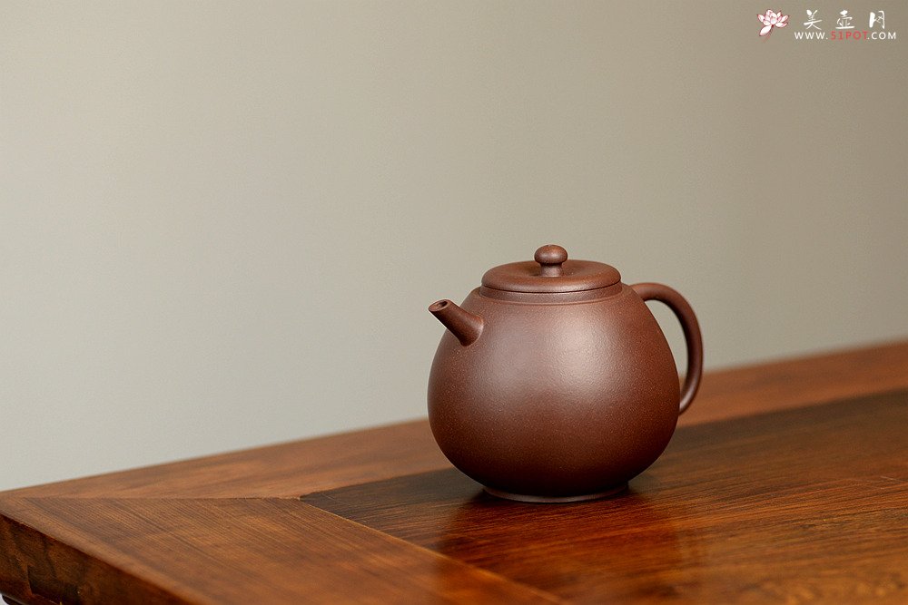 紫砂壶图片：美壶特惠 谭华斌近作 小龙蛋 钢管直流~球孔 古拙有味 - 宜兴紫砂壶网