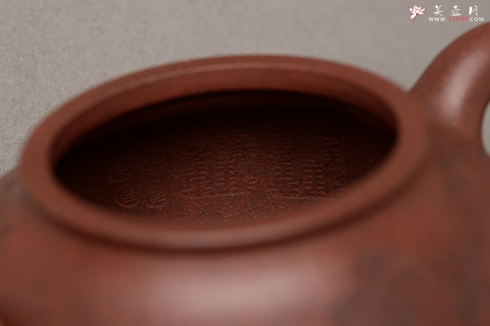 紫砂壶图片：优质老底料 李彦雄通景山水 全手掇球 饱满厚重 精品 - 宜兴紫砂壶网