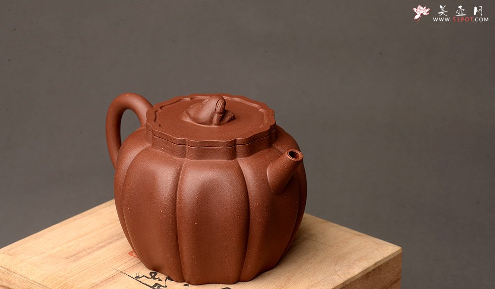 紫砂壶图片：酒虎全手筋囊新作 耐品佳作 做工精致 狮球对壶  推荐~ - 宜兴紫砂壶网