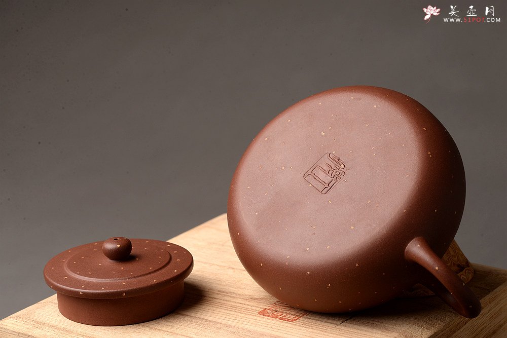 紫砂壶图片：王微全手新品 做工精致 大口实用有趣 全手铺砂锦泉 - 宜兴紫砂壶网