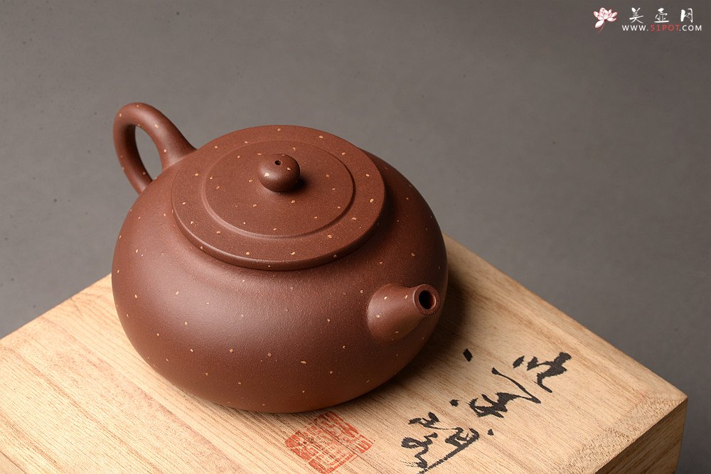 紫砂壶图片：王微全手新品 做工精致 大口实用有趣 全手铺砂锦泉 - 宜兴紫砂壶网