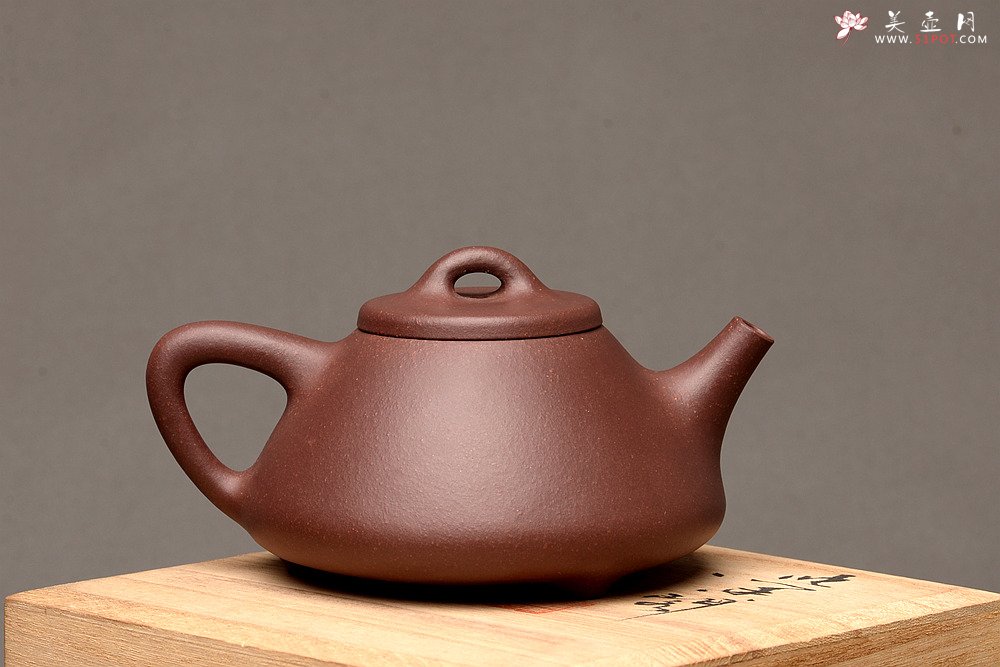 紫砂壶图片：周斌全手子冶石瓢 做工精致 器形端正~ 骨肉均挺 - 宜兴紫砂壶网