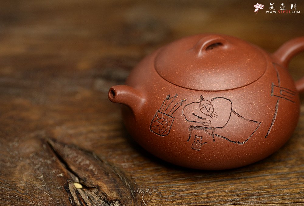 紫砂壶图片：美壶特惠 路达全手新品 温润可人 扁而不僵 全手扁腹 - 宜兴紫砂壶网