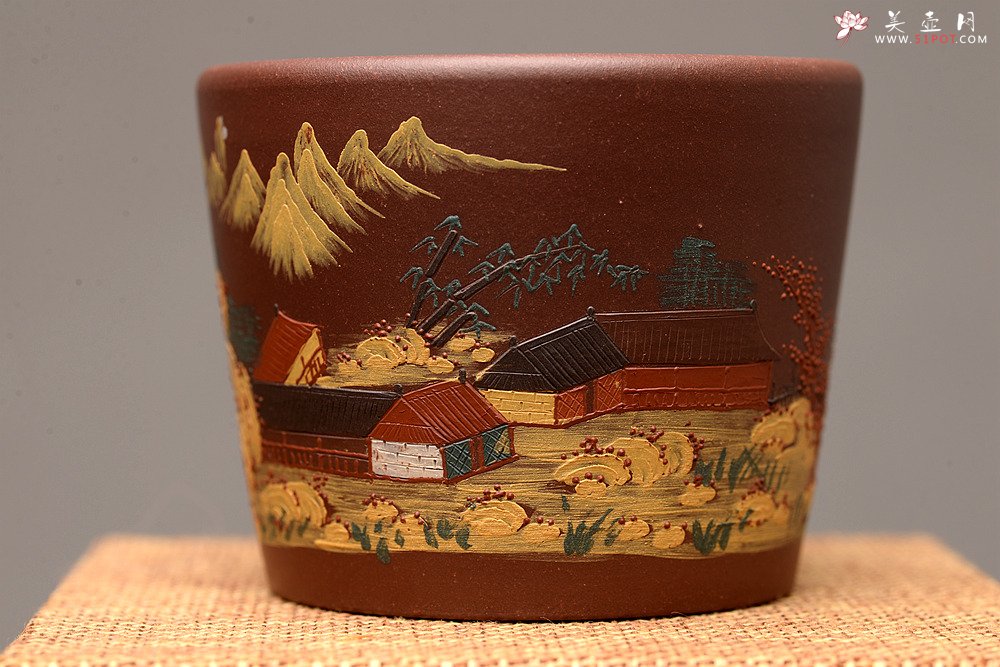 紫砂壶图片：美壶定制 主人杯 泥绘通景山水 古朴雅致 - 宜兴紫砂壶网