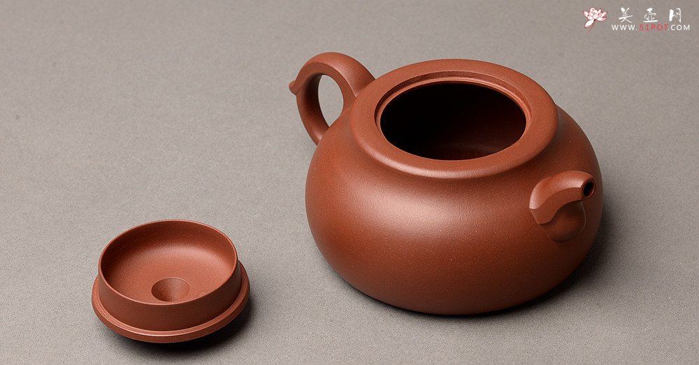 紫砂壶图片：万阗阗最新全手作品 厚重有韵致 线条严谨流畅 大蕴井栏 - 宜兴紫砂壶网