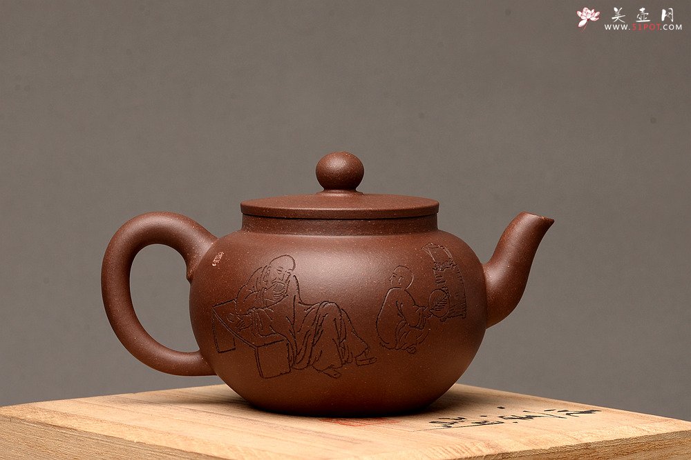 紫砂壶图片：张听钢精刻之作 全手平盖莲子 耐品古朴 油润老紫泥调砂 - 宜兴紫砂壶网