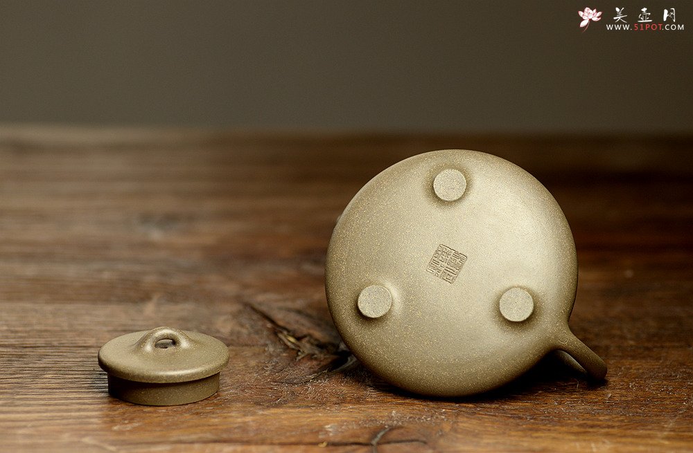 紫砂壶图片：优质青段全手子冶石瓢 骨肉均挺 文气佳品 国师和石装饰 - 宜兴紫砂壶网