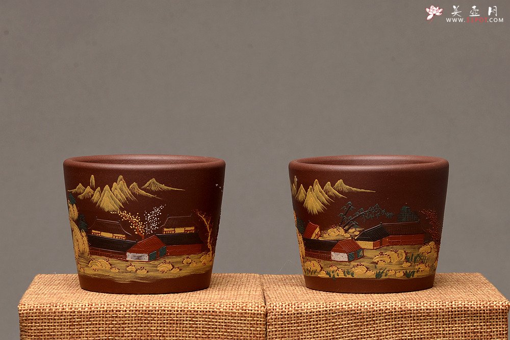 紫砂壶图片：美壶定制 主人杯 泥绘通景山水 古朴雅致 - 宜兴紫砂壶网