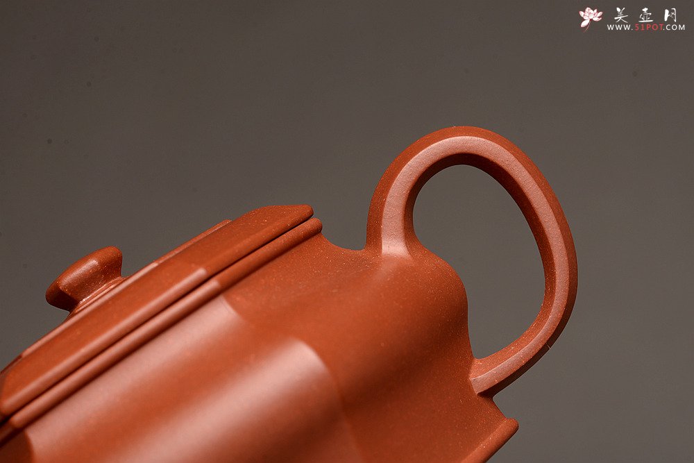 紫砂壶图片：何卫枫全手新品 线条清晰流畅 全手六方虚扁 - 宜兴紫砂壶网