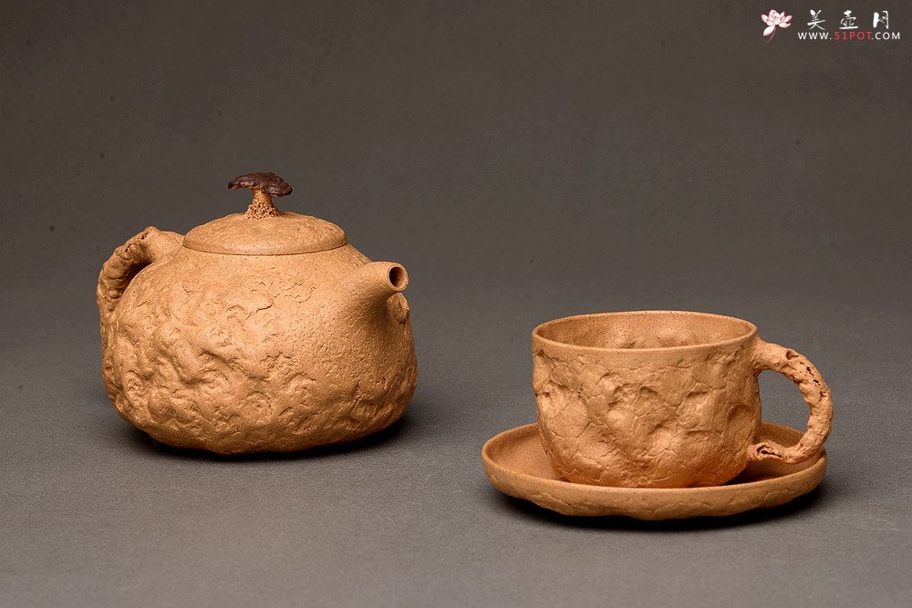 紫砂壶图片：谢多莲全手龚春套组~ 非常好玩 古朴之味 自然生动 - 宜兴紫砂壶网