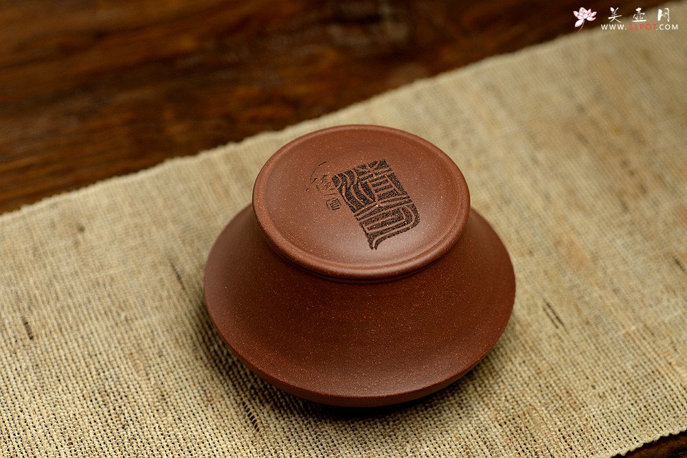 紫砂壶图片：文房茶叶罐 陆轶舟装饰 古朴之风 - 宜兴紫砂壶网