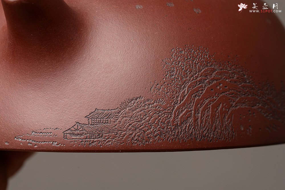 紫砂壶图片： 优质底料 李彦雄通景山水 全手小半月 古体山水 - 宜兴紫砂壶网