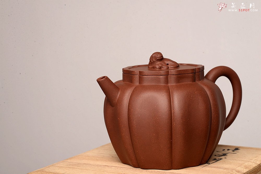 紫砂壶图片：酒虎全手筋囊新作 耐品佳作 做工精致 狮球对壶  推荐~ - 宜兴紫砂壶网