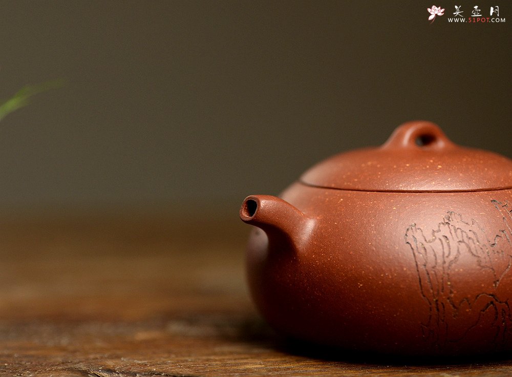 紫砂壶图片：美壶特惠 路达全手新品 温润可人 扁而不僵 全手扁腹 - 宜兴紫砂壶网