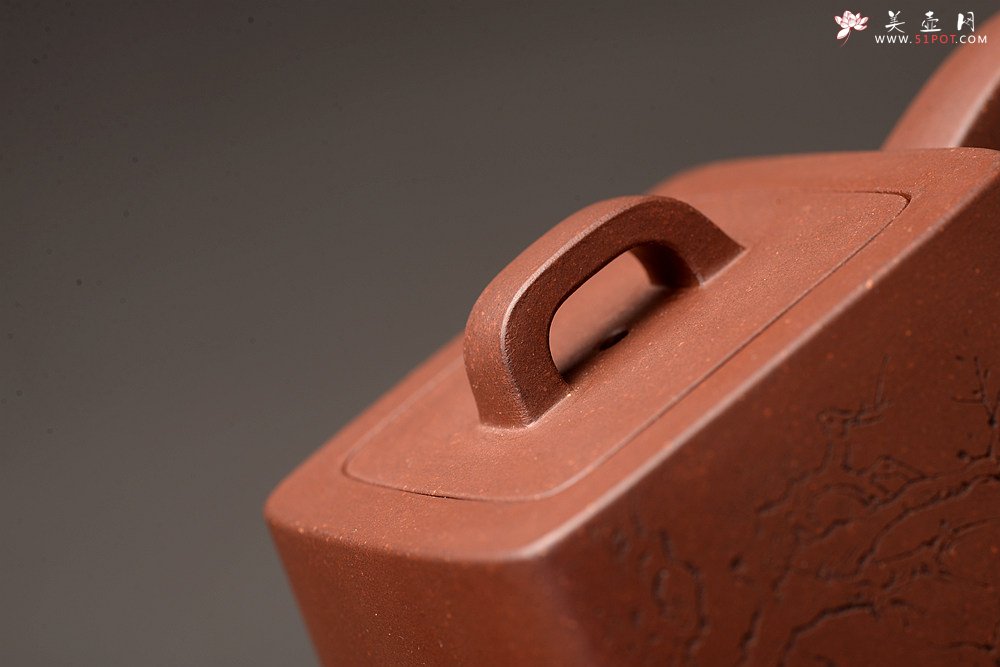 紫砂壶图片：何卫枫乙未冬全手新作 强强联合 国师赵辉文气装饰 高士怀古 四方云鼎 - 宜兴紫砂壶网