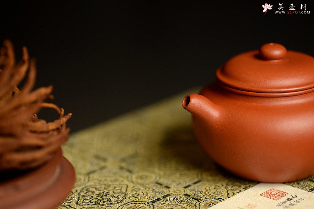 紫砂壶图片：优质朱泥 娇艳迷人 全手仿古 传统实用 - 宜兴紫砂壶网