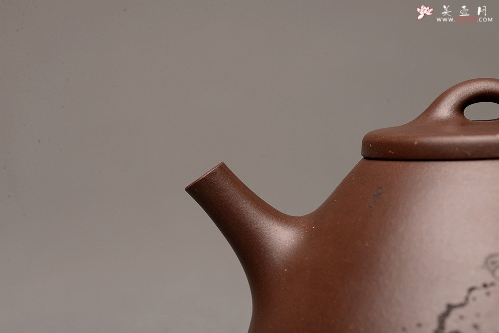 紫砂壶图片：周路健乙未冬全手精品力作 摹李寒勇子冶石瓢 耐品劲道 国师和石装饰 - 宜兴紫砂壶网