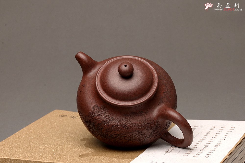 紫砂壶图片：优质老底料 李彦雄通景山水 全手掇球 饱满厚重 精品 - 宜兴紫砂壶网