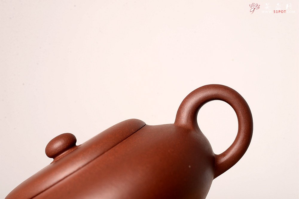 紫砂壶图片：王薇乙未年冬 娇小可人 明清意韵 把玩实用 全手扁梨 - 宜兴紫砂壶网